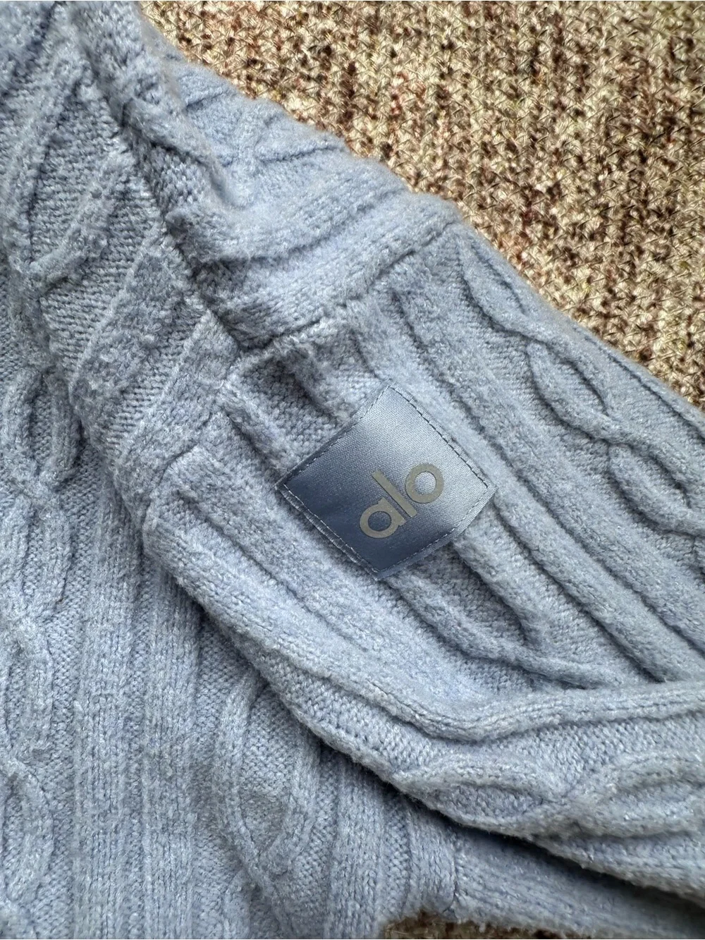 ALO Yoga set sweater